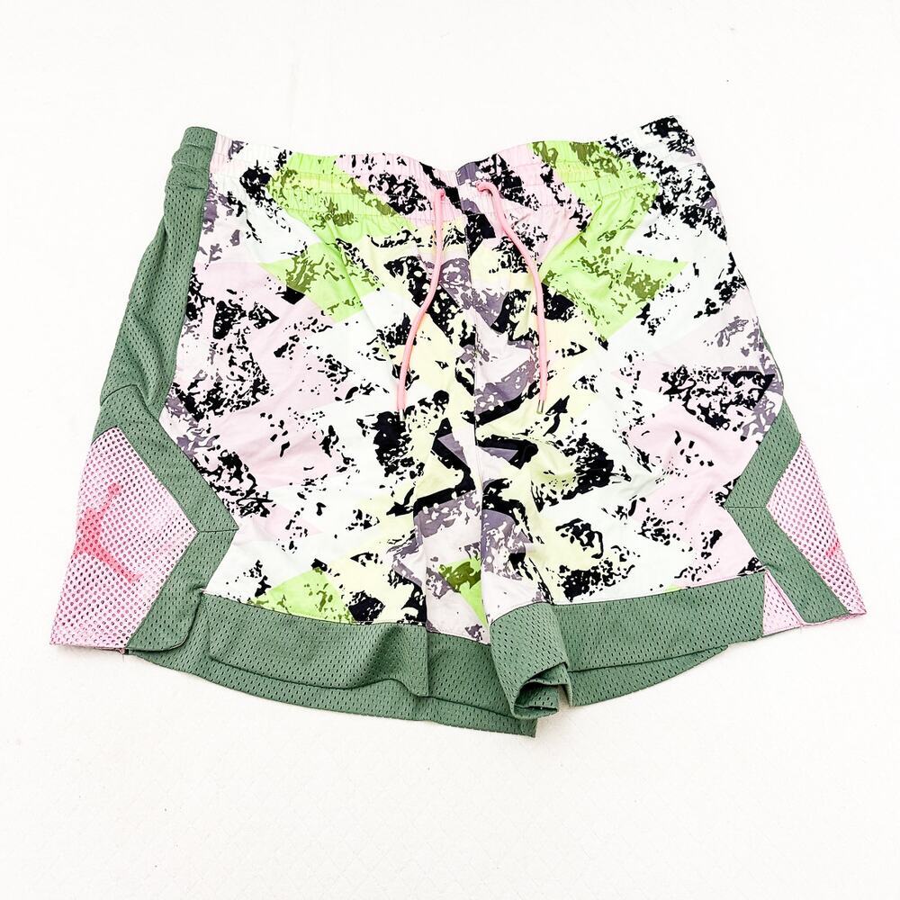 Jordan Women's Standard Short Printed Pants Size XL NWT $70